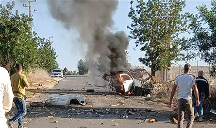 بالصور: غارة إسرائيلية تستهدف سيارة في زوطر الشرقية.. وسقوط شهيد 