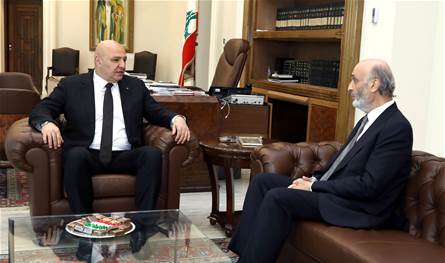 هل بدأ التوتر العلني بين عون وجعجع؟