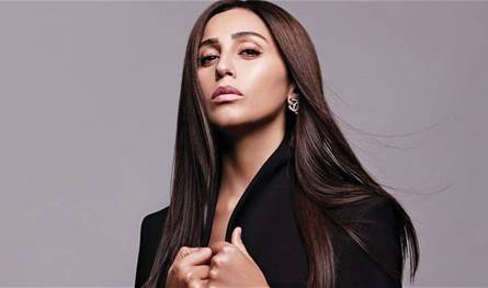 بعد إقحام اسمها في طلاق محمود عبد العزيز.. دينا الشربيني تُقدم على هذه الخطوة