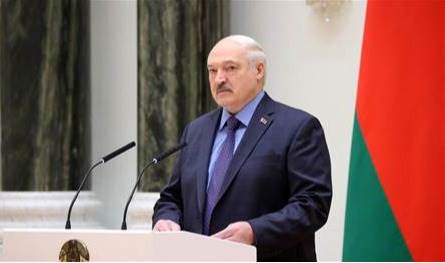 لوكاشينكو يعفو عن 31 أوكرانيًا داخل بيلاروسيا