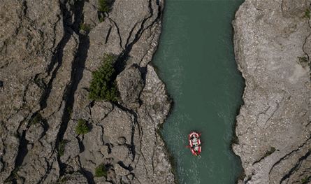 فيضانات ألبانيا تحاصر قرى وتغمر الأراضي الزراعية.. ومصرع امرأة مسنّة (صور)