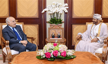 سلامة التقى وزير الخارجية العماني في مسقط على هامش مؤتمر منتدى اوسلو