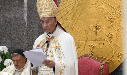 الراعي ذكر بثلاثية الصلاة والسجود وقرع الأجراس على نية نجاح زيارة البابا