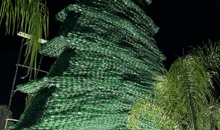 من لبنان.. اكبر أرزة &quot;بلاستيكية&quot; في العالم تدخل موسوعة &quot;غينيس&quot;