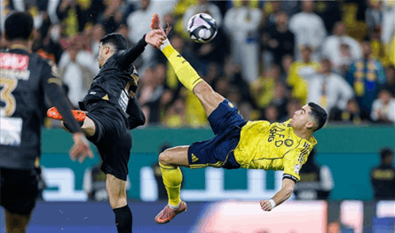 بالفيديو.. مقصّية عالمية لرونالدو  