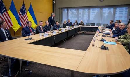 البيت الأبيض يعلق على المحادثات مع كييف.. هذا ما قاله