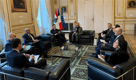 الحجار يلتقي نظيره الفرنسي في باريس