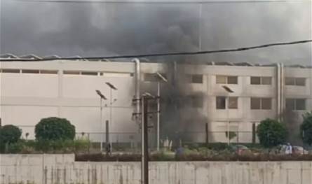 بالفيديو... حريق كبير في مسلخ &quot;هوا تشيكن&quot;