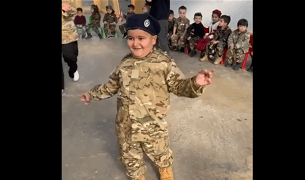 هل تذكرون الطفل &quot;مصطفى&quot; نجم &quot;رقصة الاستقلال&quot;؟ هذا جديده