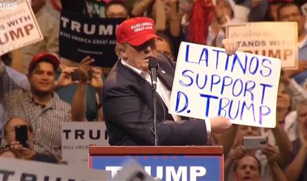 تراجع رضا البالغين من أصول لاتينية عن ترامب