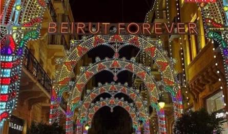 &quot;زينة العيد&quot; تقسم اللبنانيين: وأَسَفاه