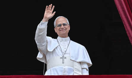  البابا لاوون يحمل رسالة سلام إلى تركيا ولبنان