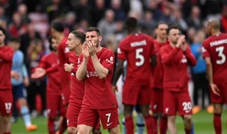 قبل المواجهة مع أيندهوفن.. ضربة قاسية لليفربول 