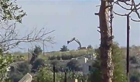 بالفيديو: الجيش الإسرائيلي يقوم بأعمال تجريف داخل الأراضي اللبناني في حولا