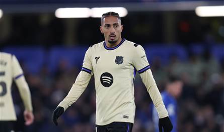 بعد هزيمة برشلونة أمام تشيلسي.. تصرف مستفز من رافينيا