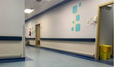 مُجدّداً... ممثلة بارزة تُنقل إلى المستشفى وتُوضع تحت المراقبة الطبيّة