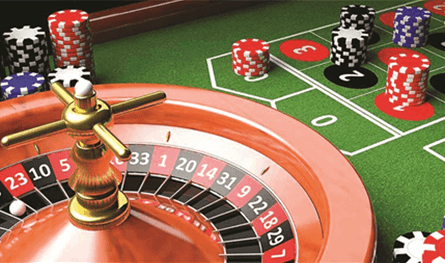 قوى الأمن تنفذ سلسلة مداهمات وتوقف متورطين بتهم القمار والدعارة