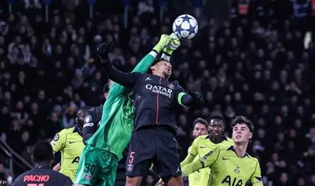 في مباراة &quot;غزيرة الأهداف&quot;.. سان جيرمان يتفوق على توتنهام