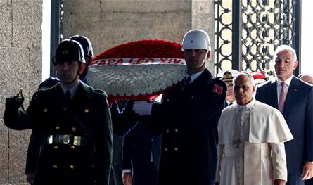 من أنقرة… البابا لاوون الرابع عشر يفتتح رحلته بزيارة ضريح أتاتورك (فيديو وصور)