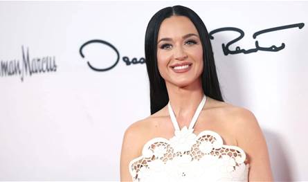 كاتي بيري تربح معركتها القضائية… وتحصّل نحو مليوني دولار تعويضات