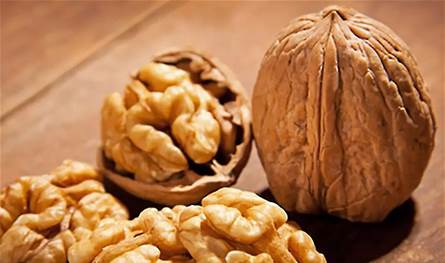 لن تصدّق ما يفعله الجوز بصحتك… من حماية القلب إلى محاربة الأورام!