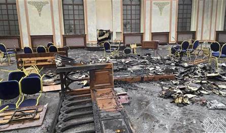 حريق يستهدف كنيساً يهودياً في تشيرنيفتسي بأوكرانيا