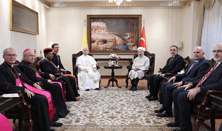 البابا لاوون الرابع عشر يزور رئيس الشؤون الدينية في تركيا