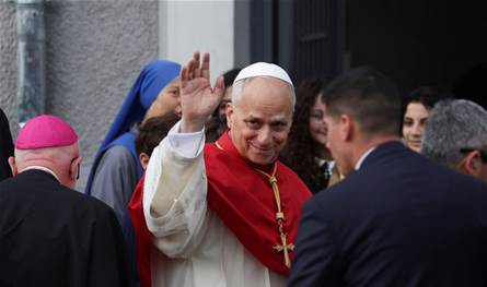 بالصورة.. لحظة مؤثّرة للبابا في إسطنبول