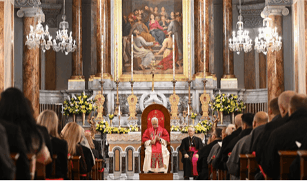 البابا يستهل يومه الثاني في تركيا بلقاءٍ مع الأساقفة ورجال الدين: رسالة الكنيسة لا تُقاس بالعدد أو النفوذ