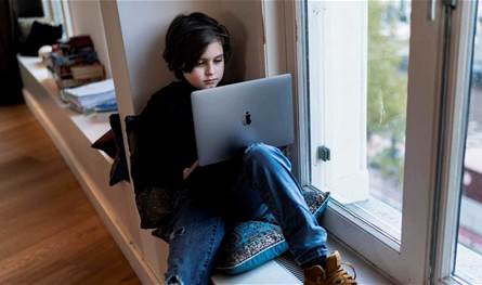  أنهى مناقشة أطروحته للدكتوراة.. طفل عبقري يسعى لإطالة عمر الإنسان 