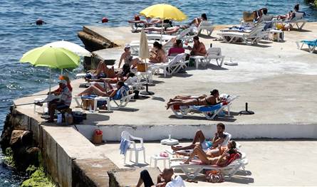 &quot;مفارقة أشعة الشمس&quot;.. نساء لبنان يعانين من نقص في الفيتامين &quot;دال&quot;