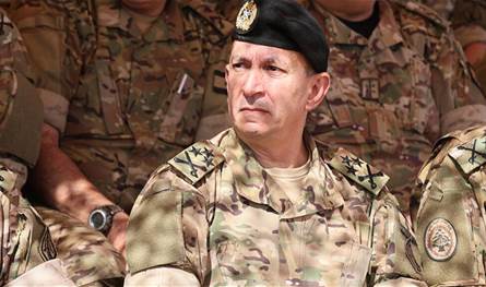 قائد الجيش زار وزارة الدفاع الهولندية وقيادة الشرطة العسكرية الملكية