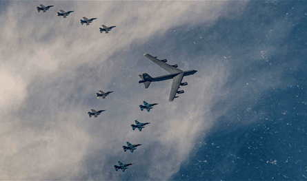 مقاتلات أميركية قرب فنزويلا.. هل اقتربت الحرب؟