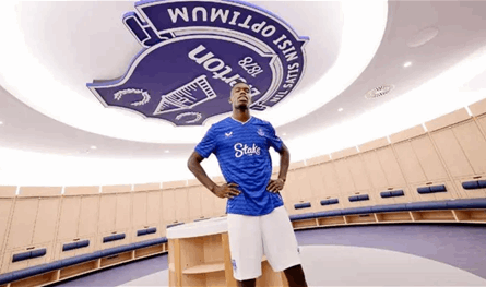 خسارة قاسية وإحباط هجومي.. إيفرتون يندم على صفقة باري