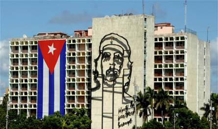 كوبا تتهم الولايات المتحدة بـ&quot;العدوان العسكري&quot; على فنزويلا