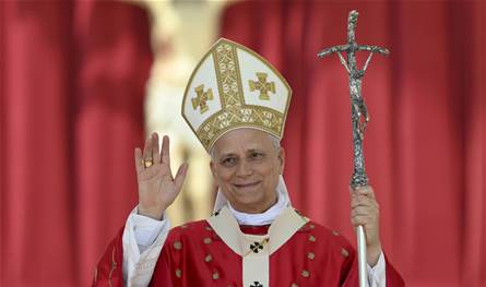 مشهد لافت في السماء… سلاح الجو يرافق طائرة البابا لحظة وصولها (فيديو)