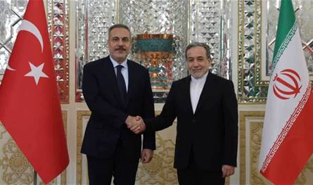 إيران وتركيا تؤكدان أهمية الاستقرار الإقليمي وتعززان التعاون الاقتصادي