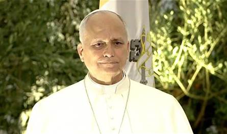 صورة تذكارية للبابا مع الرؤساء الثلاثة.. شاهدوها