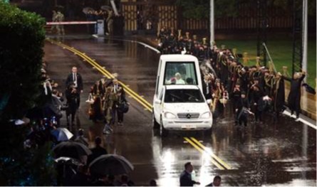 بالفيديو.. شاهدوا لحظة مغادرة البابا قصر بعبدا