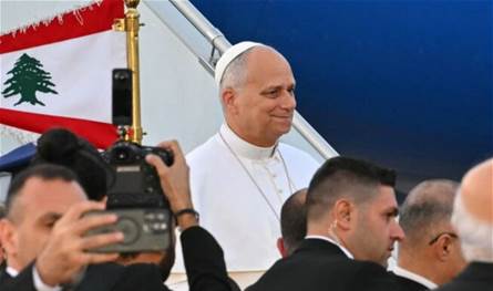 استقبال شعبي حافل للبابا عند مدخل السفارة البابوية