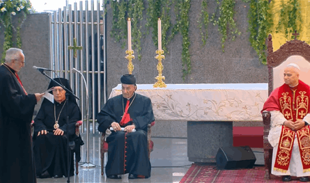 البطريرك ميناسيان للبابا من حريصا: زيارتكم اليوم شعلة مضيئة للحياة