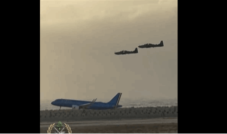 مشهد مهيب في سماء لبنان: الجيش يوجّه تحية صوتية للبابا خلال مرافقة طائرته (فيديو)