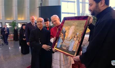 بالصور.. هذه الهدايا التي قُدّمت للبابا في مزار سيدة لبنان – حريصا