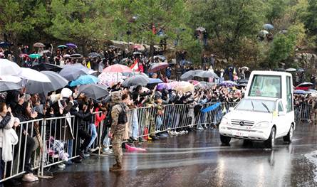 رسائل من لبنانيين إلى البابا