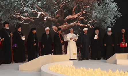 في يومه الثاني في لبنان.. البابا يجمع الطوائف اللبنانية في ساحة الشهداء