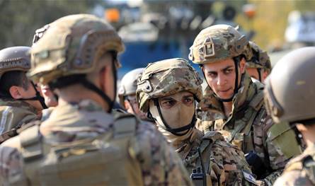 الجيش يواصل ملاحقة المطلوبين… وضبط مخدرات وأسلحة خلال مداهمات أمنية