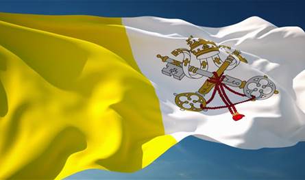 صور ترفع علم الفاتيكان… ورسالة واضحة: زيارة البابا توحّدنا