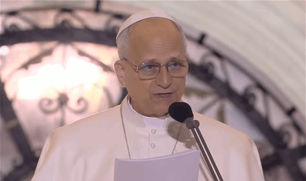 البابا للشبيبة من بكركي: لبنان سيزدهر مجدداً بشكل جميل وشامخ كالأرزة