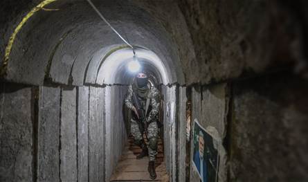 رغم الحصار الإسرائيلي... مقاتلي &quot;حماس&quot; تمكنوا من الخروج من أنفاق رفح 