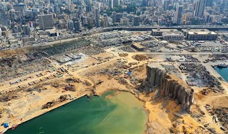 البابا يصلي بصمت في المرفأ اليوم:رسالة من أجل العدالة